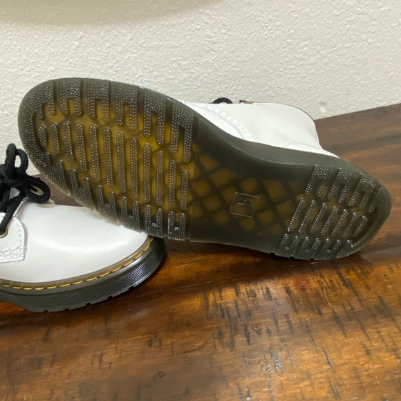 Dr Martens unisex Zavala Size 5M/ 6W -White Smooth Leather Combat Boots - Picture 10 of 10